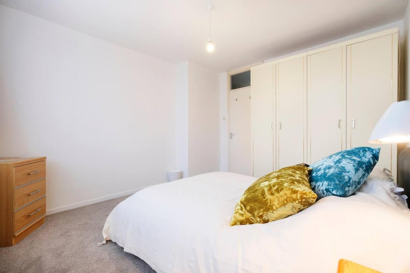Pass The Keys - Beautiful Flat With Balcony In Swiss Cottage, Londres Exterior foto